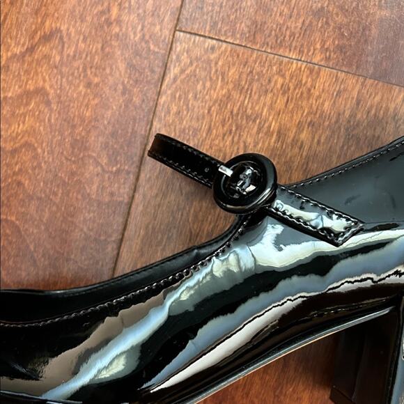Marc Fisher LTD Nessily Mary Jane Pumps, Black Patent Leather, Size 8 - Picture 11 of 16